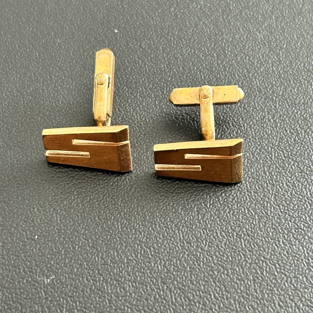 🔥$2 monogram initial S Elegant Gold Cufflinks